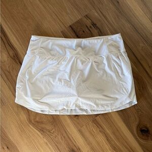 Athleta Run With It 14” white Skort